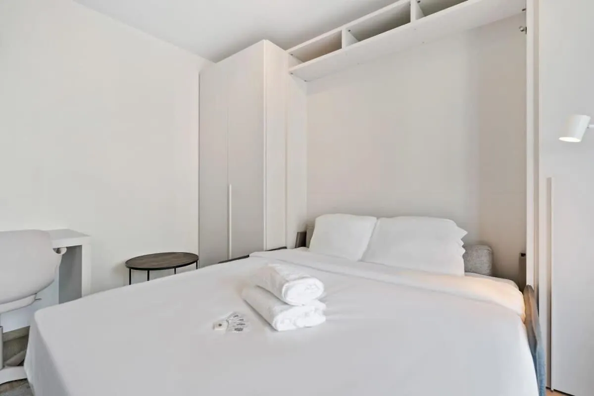Modern Studio With Balcony In Luxembourg Apartment 0*,  Luxembourg